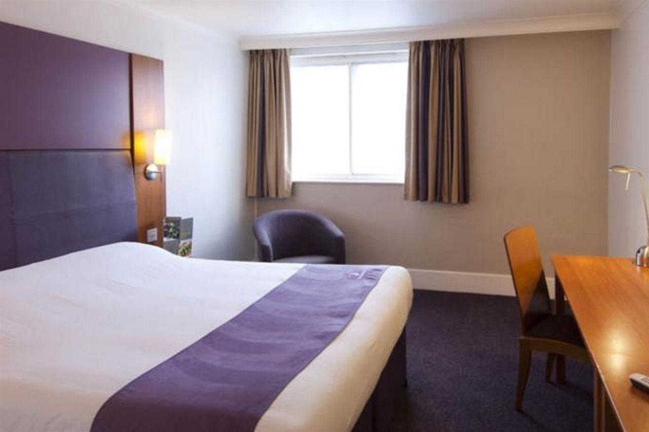 Premier Inn Aylesbury Aylesbury  Buitenkant foto