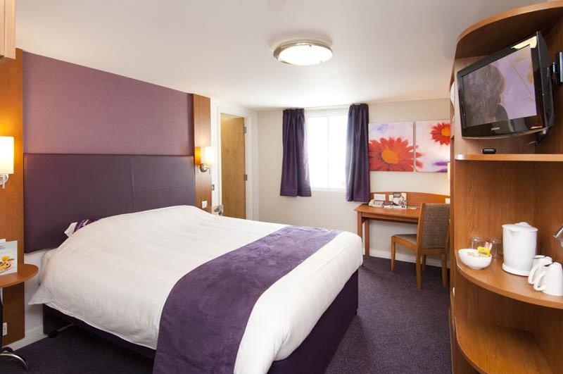 Premier Inn Aylesbury Aylesbury  Buitenkant foto