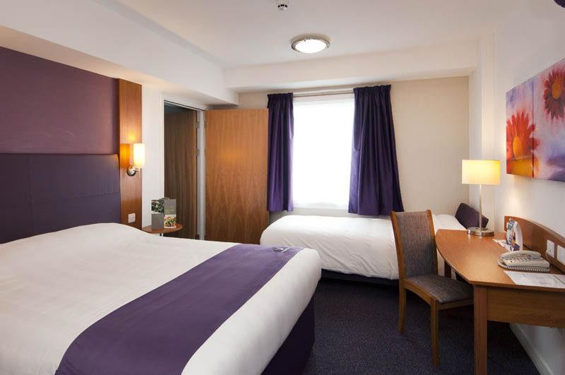 Premier Inn Aylesbury Aylesbury  Buitenkant foto