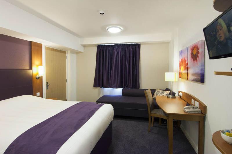 Premier Inn Aylesbury Aylesbury  Buitenkant foto
